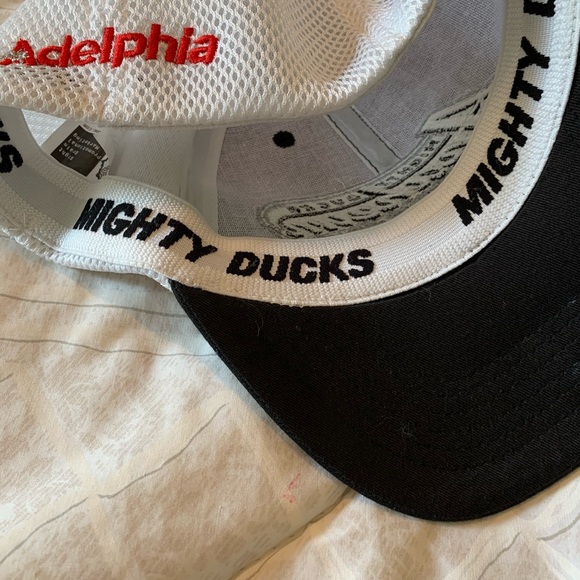 That hat,s is completely new but without tag - Picture 4 of 5